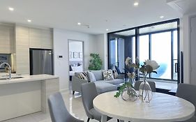 Ocean Surfers Paradise - Gclr
